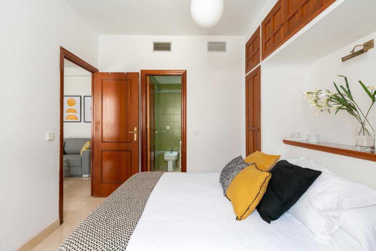 Vr Excelente Ubicacion Luminoso Apt Para Parejas Seville Luaran gambar